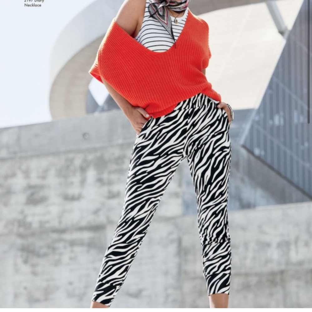LIKE NEW Cabi Zebra Joggers- Sz Small